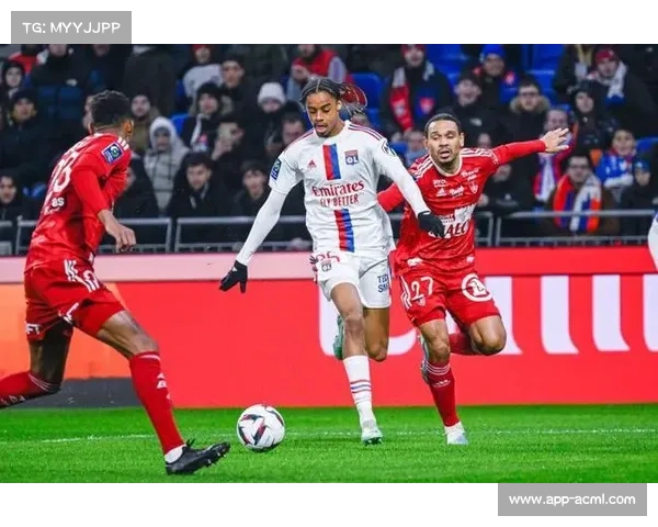 拉卡泽特梅开二度率里昂逆转布雷斯特完成惊险绝杀