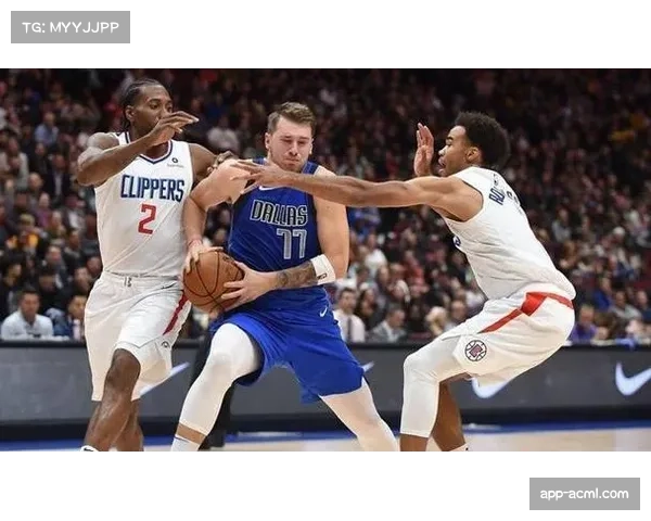 附加赛对阵模拟:湖人、勇士潜在“抢七”对决的攻防关键点分析 附加赛对阵模拟:湖人、勇士潜在“抢七”对决的攻防关键点分析